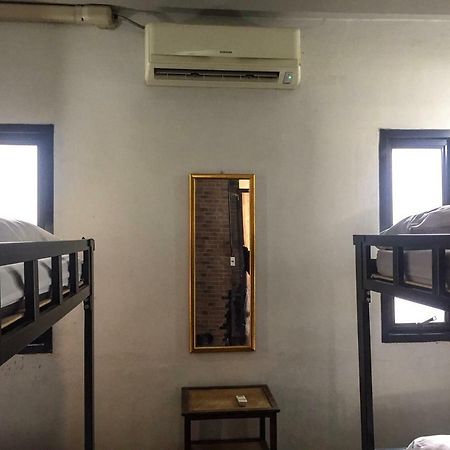 Bed Bangkok Hostel Bagian luar foto