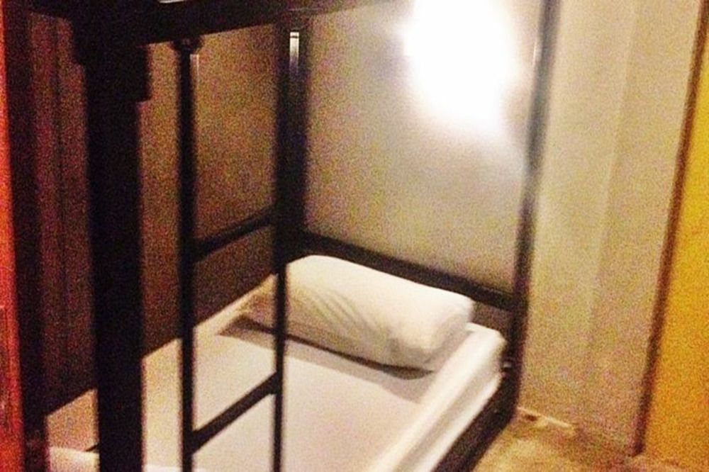 Bed Bangkok Hostel Bagian luar foto