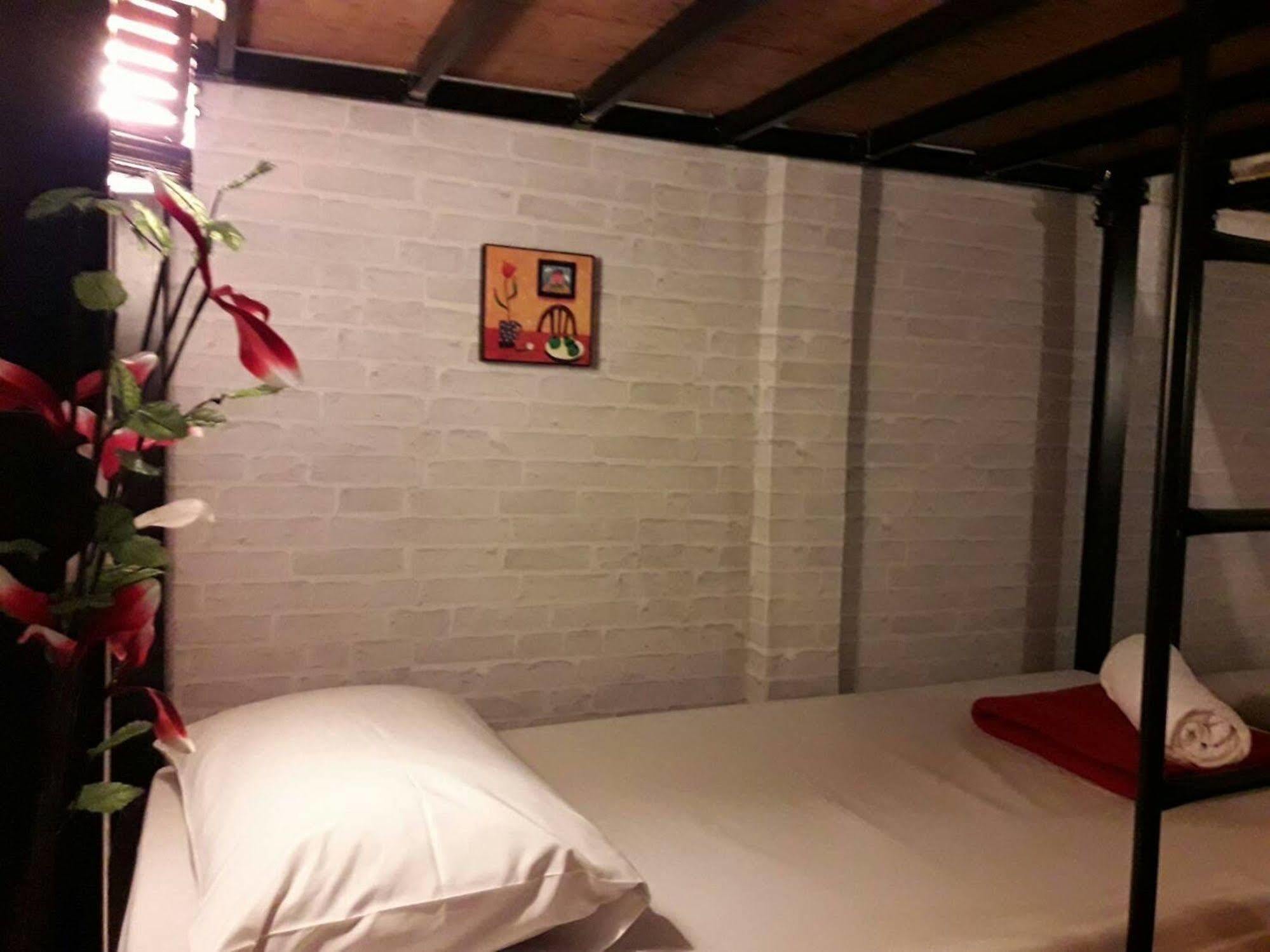Bed Bangkok Hostel Bagian luar foto