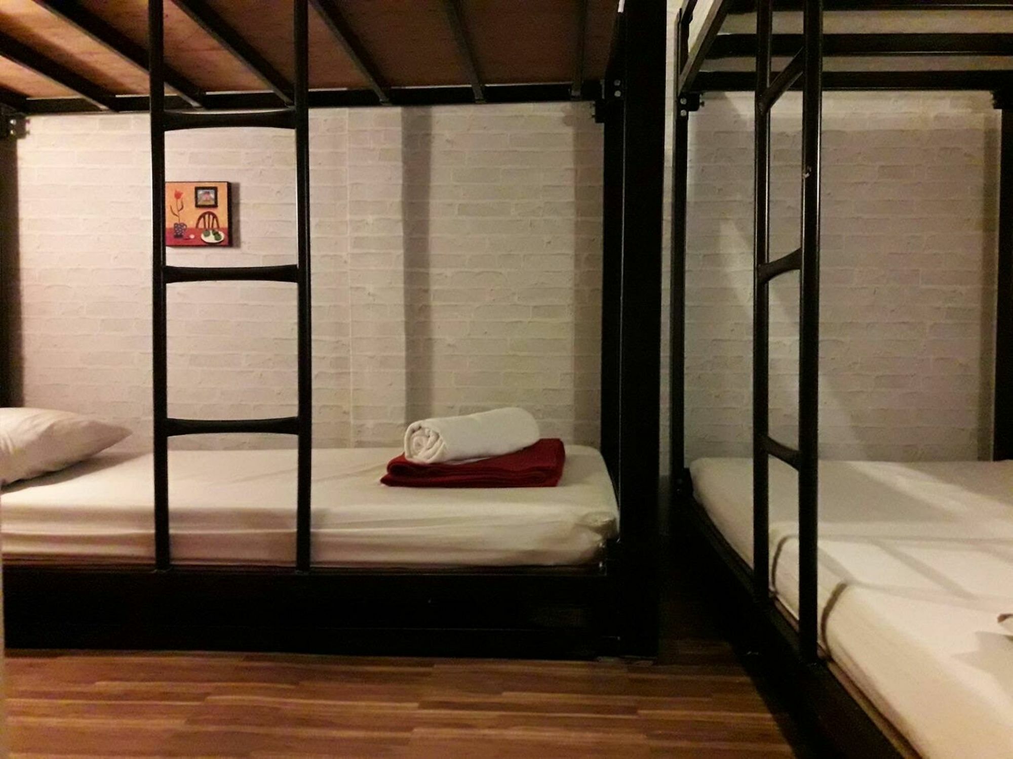 Bed Bangkok Hostel Bagian luar foto